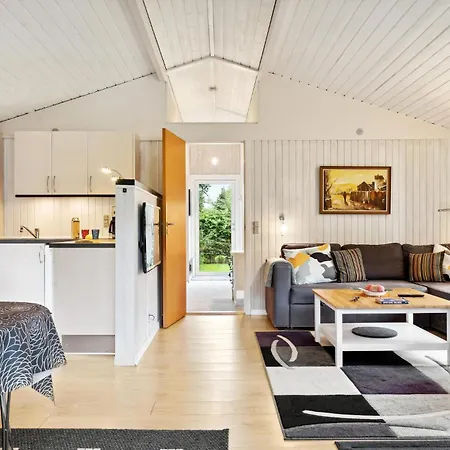 Vakantiehuis Stunning In With Wifi Fårvang